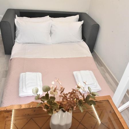 F K Apartments Artemida  Bagian luar foto