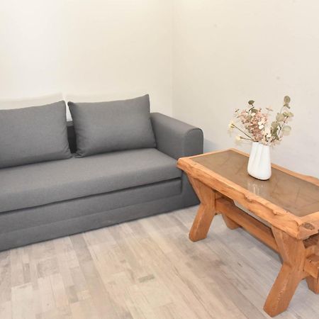 F K Apartments Artemida  Bagian luar foto